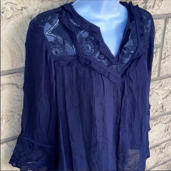 Crown & Ivy Tunic Top Navy Blue Flow Lace Neck sleeves Size XS loose fit - Picture 6 of 10